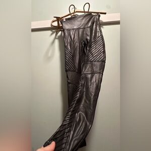 Spanx Women's Black Leggings • Size medium